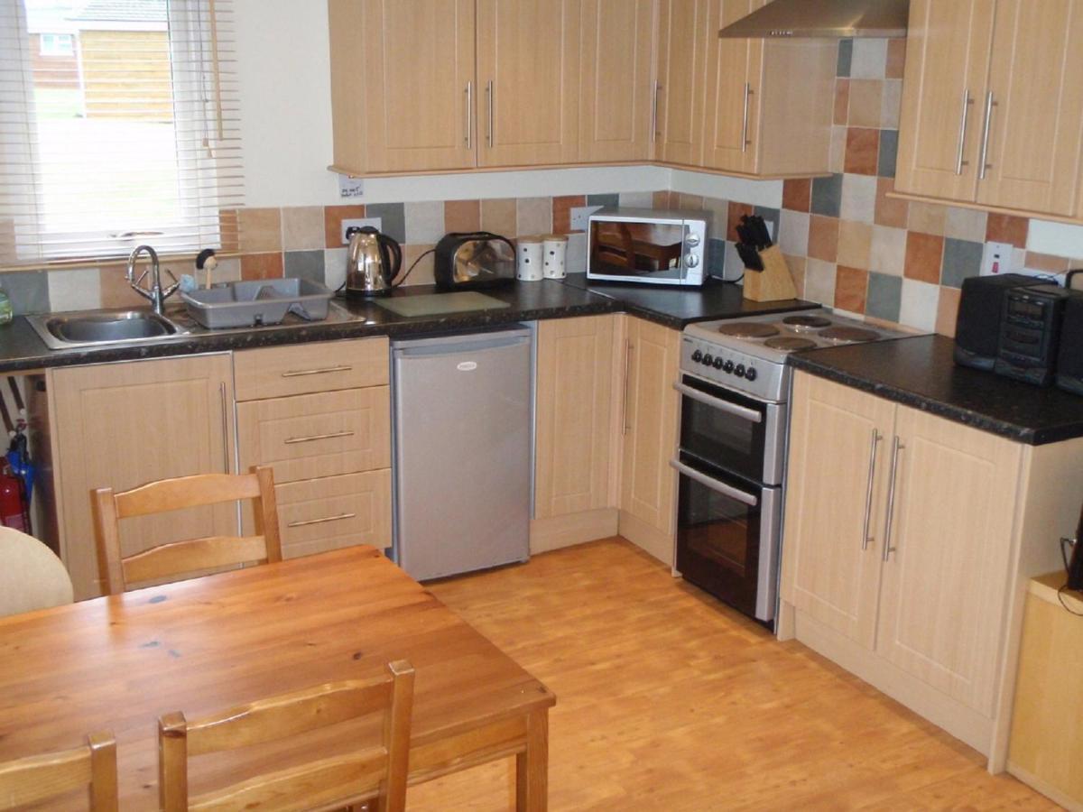 Chalets & Lodges At Atlantic Bays Holiday Park Padstow Buitenkant foto