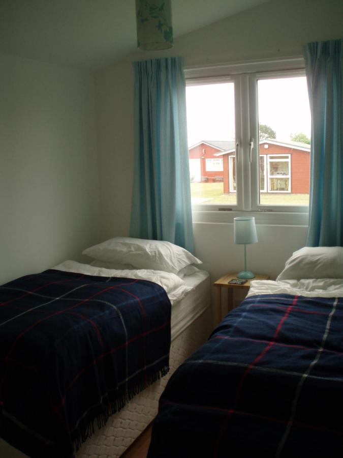Chalets & Lodges At Atlantic Bays Holiday Park Padstow Buitenkant foto