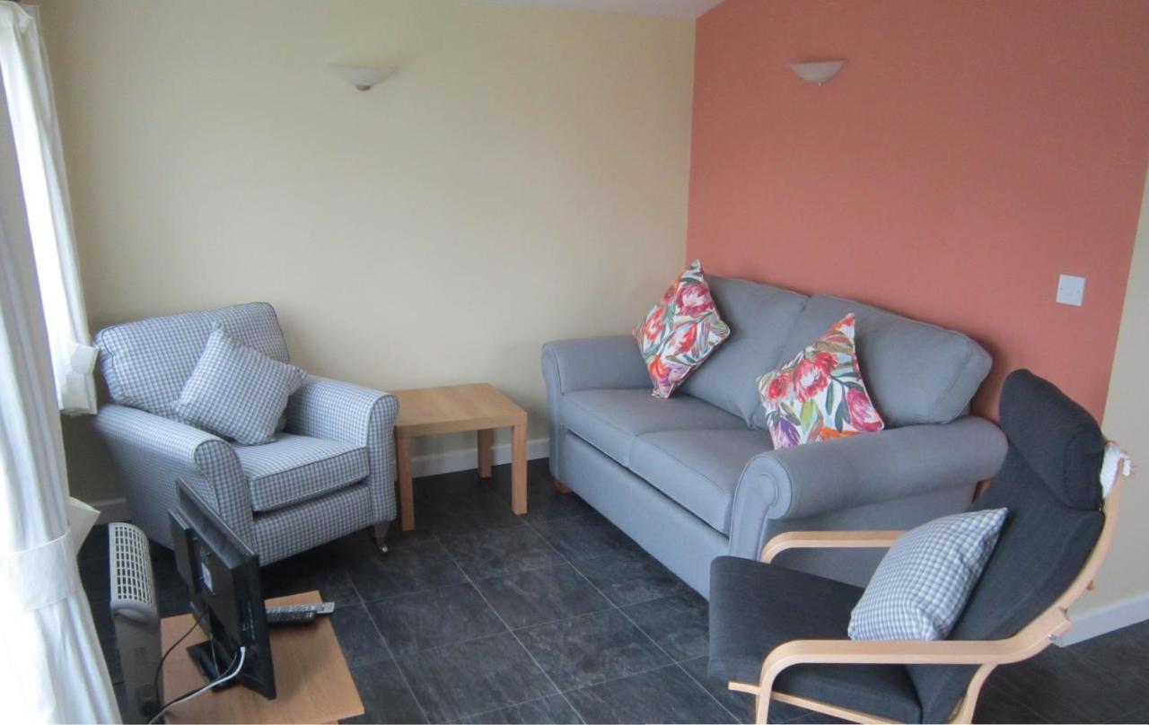 Chalets & Lodges At Atlantic Bays Holiday Park Padstow Buitenkant foto